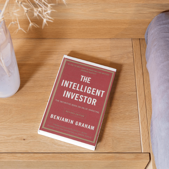 Book Recommendations Warren Buffett: the intelligent investor by benjamin graham